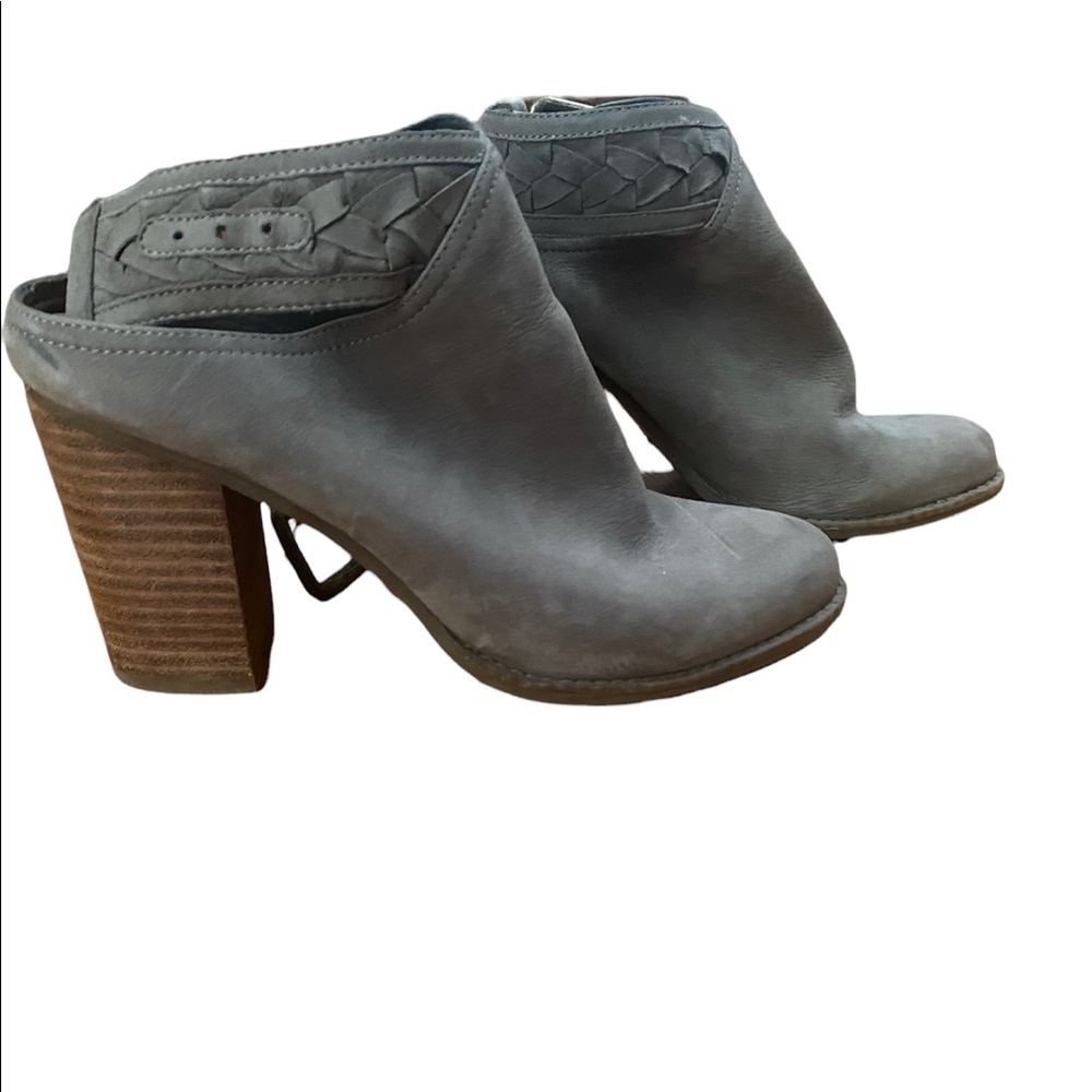 Aldo grey suede ankle bootie. Size 7.5